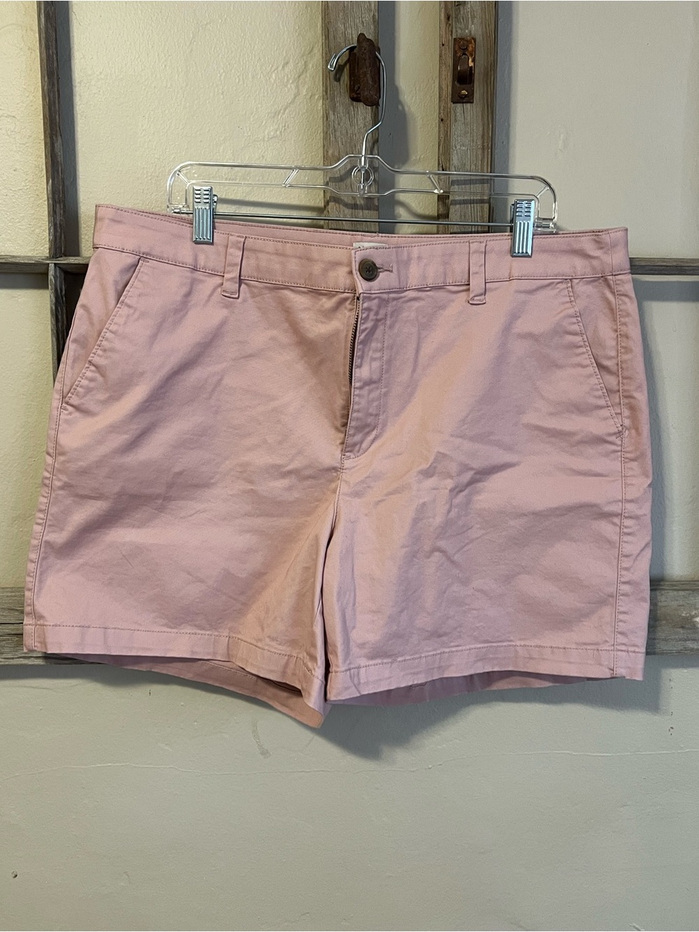 a new day Sz 16 Soft Pink Casual Bermuda Shorts